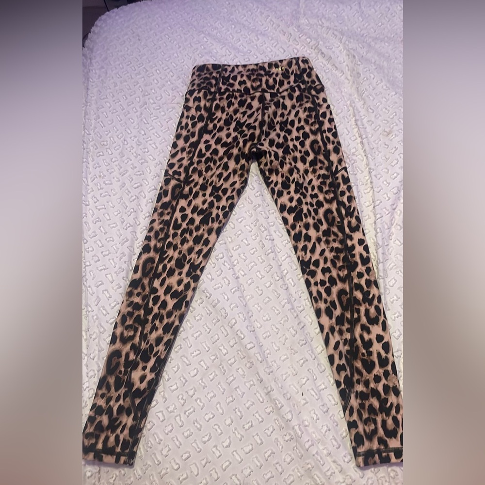 Victoria’s Secret cheetah print leggings size small - Picture 5 of 5